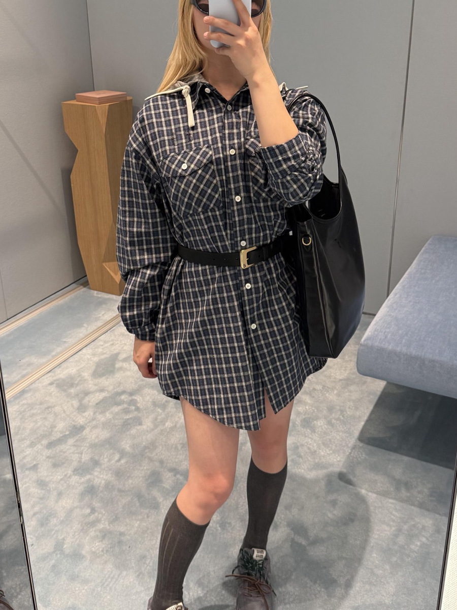 Designer Designer Shenzhen ~26 Autumn New Collection: Preppy Style Plaid Hooded Shirt For Women, Loose Fit, Mid-Length, Versatile Long-Sleeve Outerw