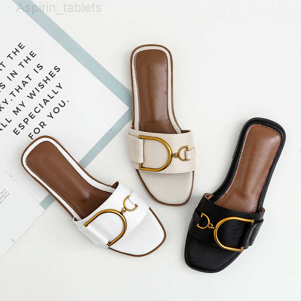 Slippers 2026 Summer Outdoor Women Shoes Famous Designer Female Heels Sandals Fashion Slipper for Lady D261019