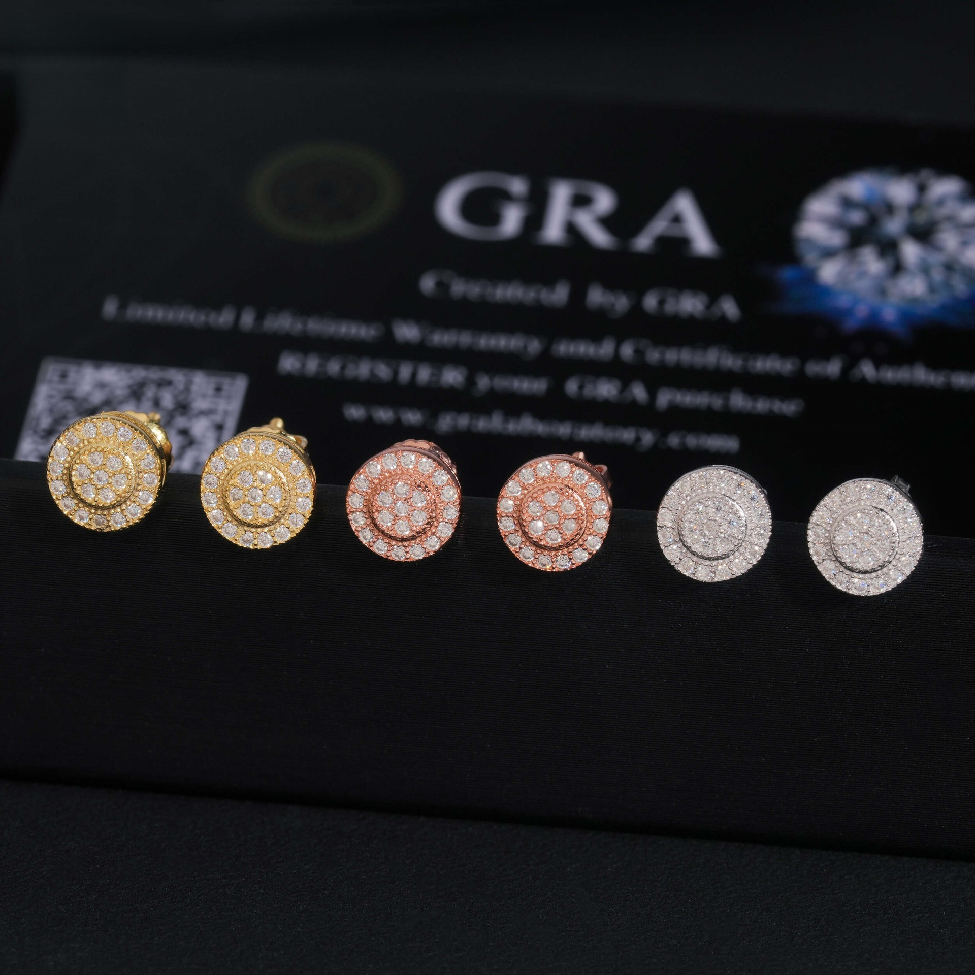 S925 sterling silver round personalized inlaid with VVS moissanite, street style, simple light luxury earrings
