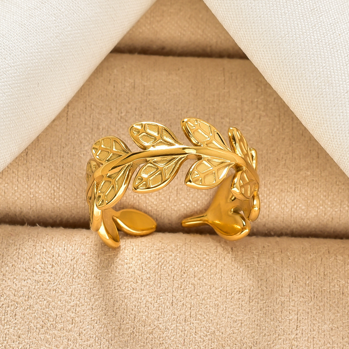 Trendy Instagram-style for women, featuring a retro leaf design, European American style, 18K gold-plated stainless steel, and an open ring design