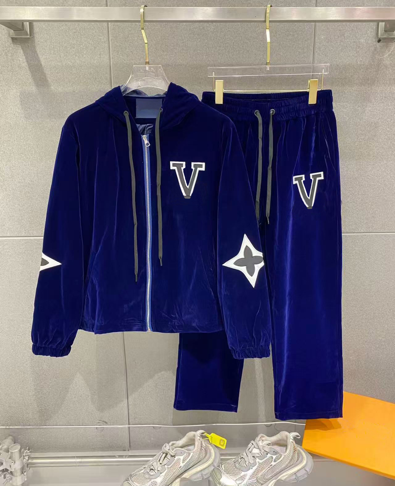 designer tracksuits zipper jackets and sport pants tracksuit sets woman tracksuits jogger leisure trousers track suits
