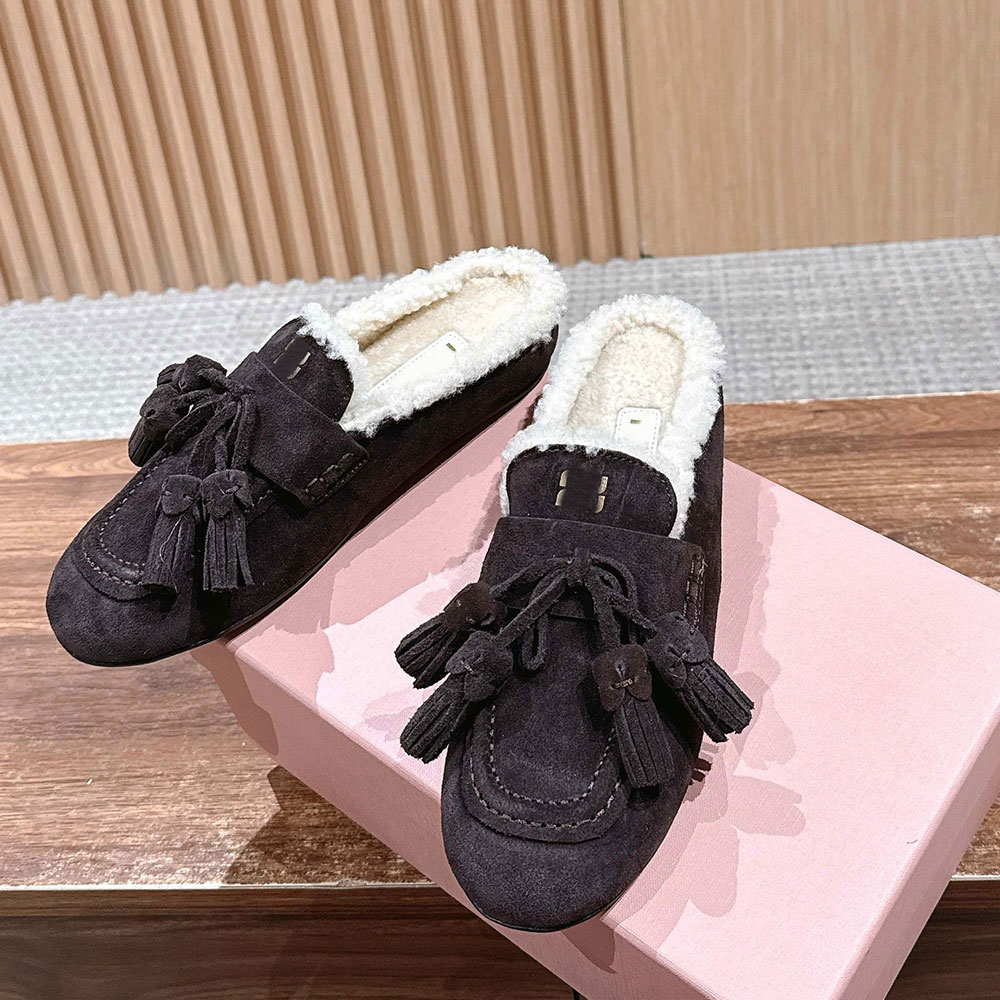 New Luxury Designer Suede And Shearling Mule Outdoor Retro Style Open Back Womens Mule Warm Comfort Shearling Lining Autumn Winter Mule Rubber Outso