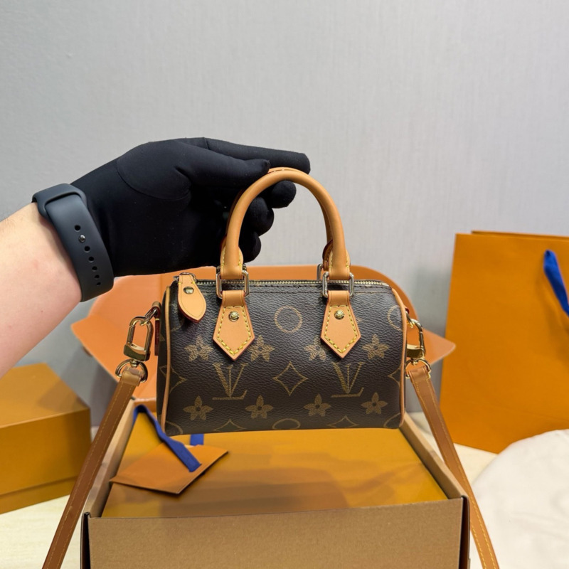 Top Designer bag Luxury Pillow Bag Retro relief mini Boston bag Multi size hot selling handbag Detachable shoulder strap crossbody bag Daily large c