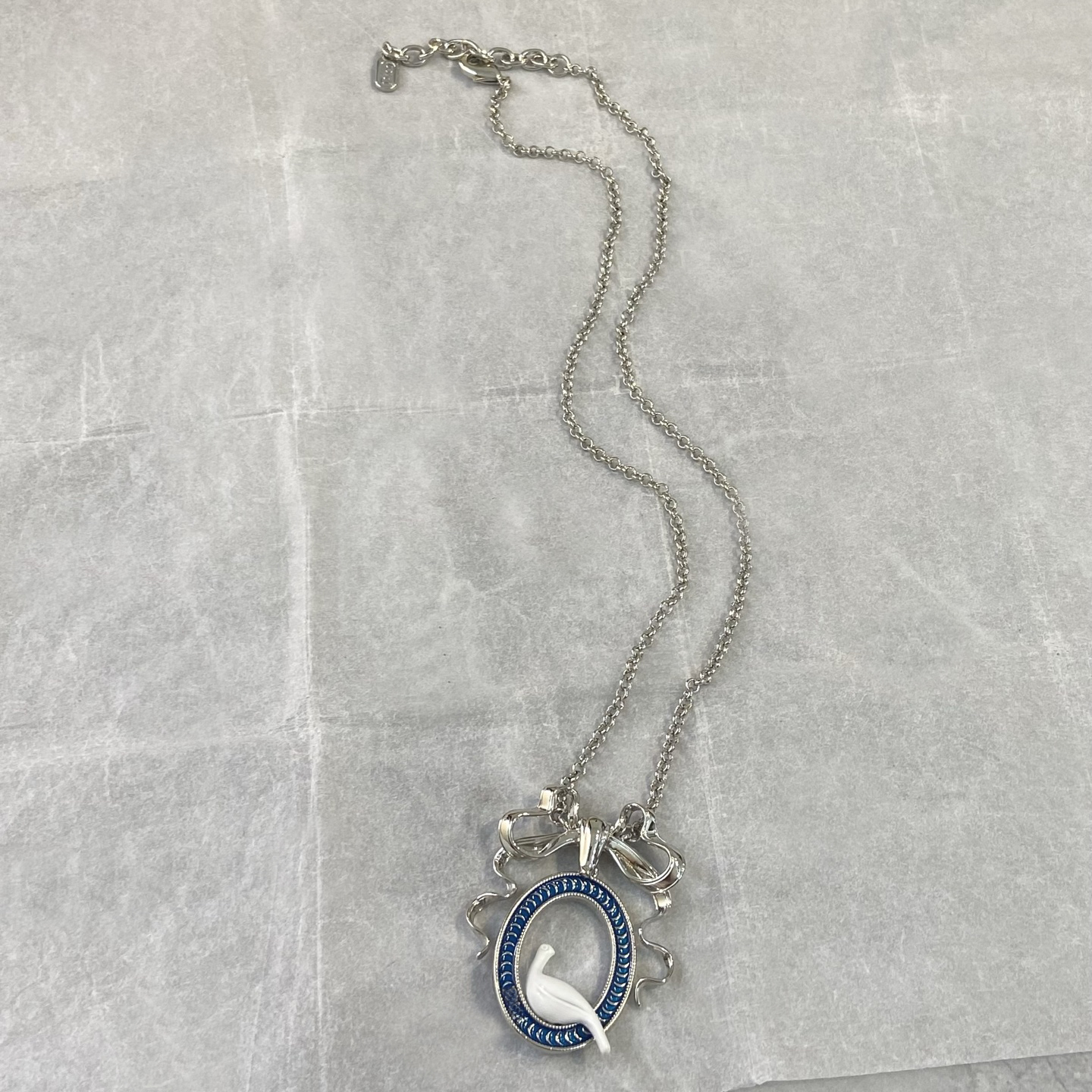 Women Silver Tone Vintage Statement Necklace, Bowknot Design Oval Blue Enamel Frame with White Dove Pendant, Adjustable Chain Retro Animal Charm Nec