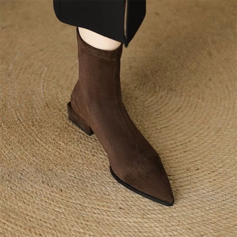 Plus-Size Women's Boots Winter Fashion Pointed-Toe Short Boots with Zippers on the Back Slim Low-Heeled Nude Boots 260928