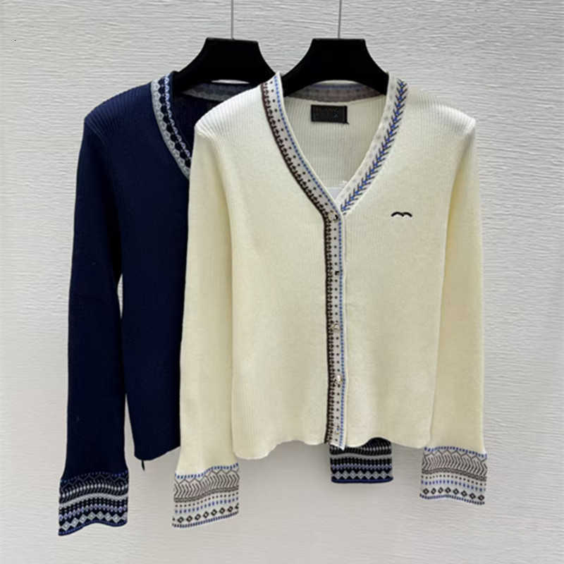 Women's Knits & Tees designer High-quality 26 autumn new fashionable, slim-fit knitted cardigan with contrasting collar trim and V-neck, featur