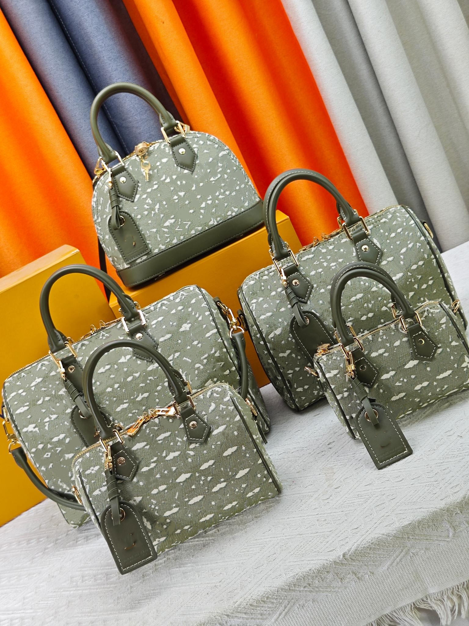 Retro women's handbag free shipping 2026 hot selling pattern shoulder bag, multifunctional square crossbody bag fashion Cowboy relief.with size
