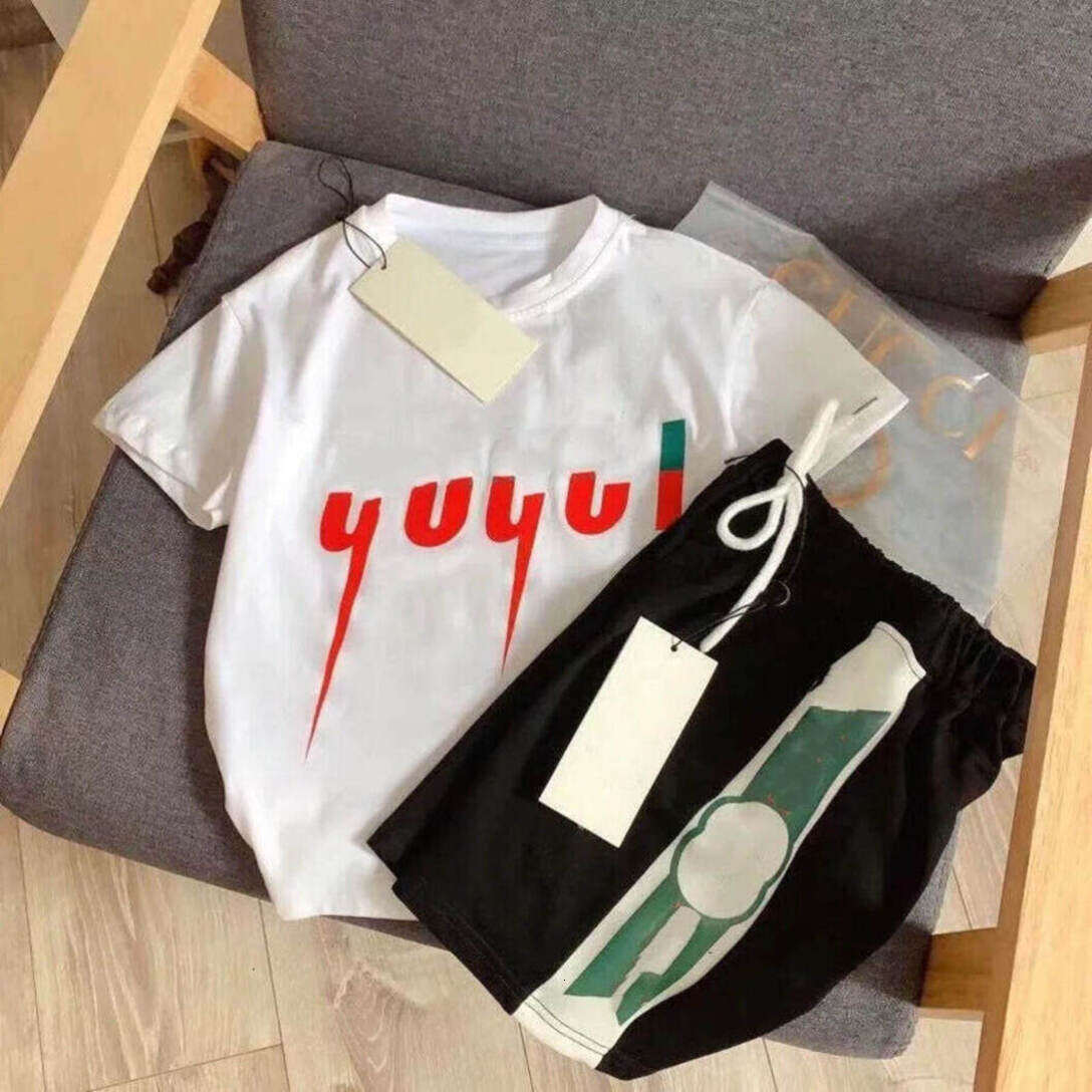 Girls two piece Clothing Set Kid Designer Sets Baby 2Pics Kids Clothers Toddler T Boys Tracksuits Short Sleeve Suits Hot Luxury Summer