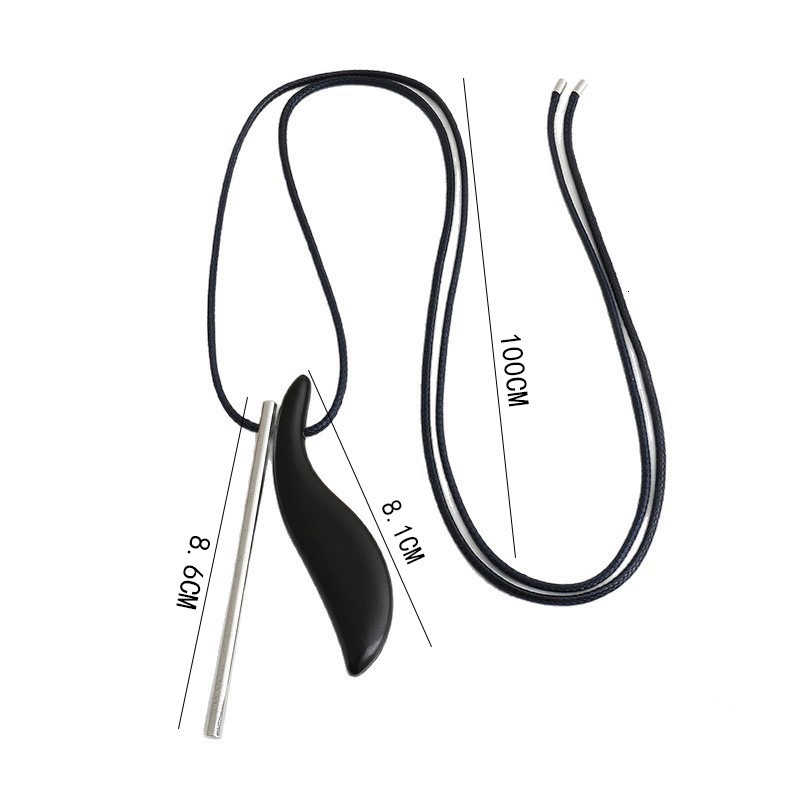 design, asymmetrical black ebony crescent-shaped pendant necklace for women, 2025 autumn/winter new collection, long sweater chain