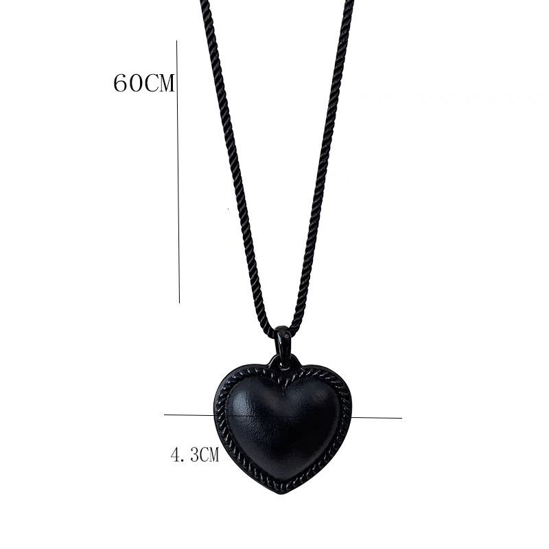 fever-style heart necklace for women, black knot long chain, ins high-end sweater chain