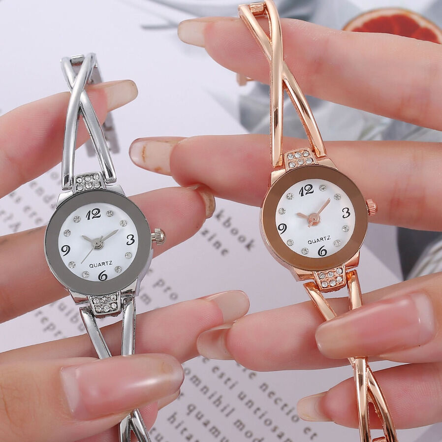 e Classic Korean-Style Fashion Diamond-Embellished Women's ladies quartz Elegant Bracelet Watch, Exquisite Small Dial Quart ljh123