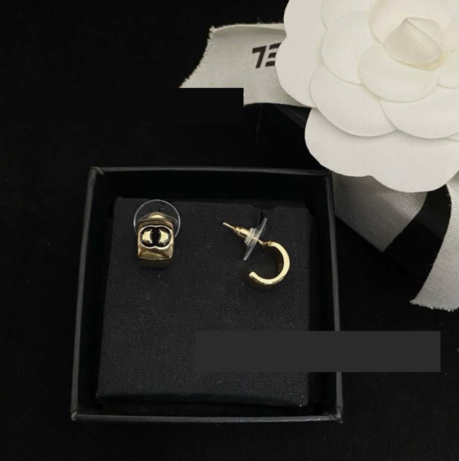 Women Earrings Designer Stud cc pearl Earring Classics jewelry Woman C Stud for party wedding