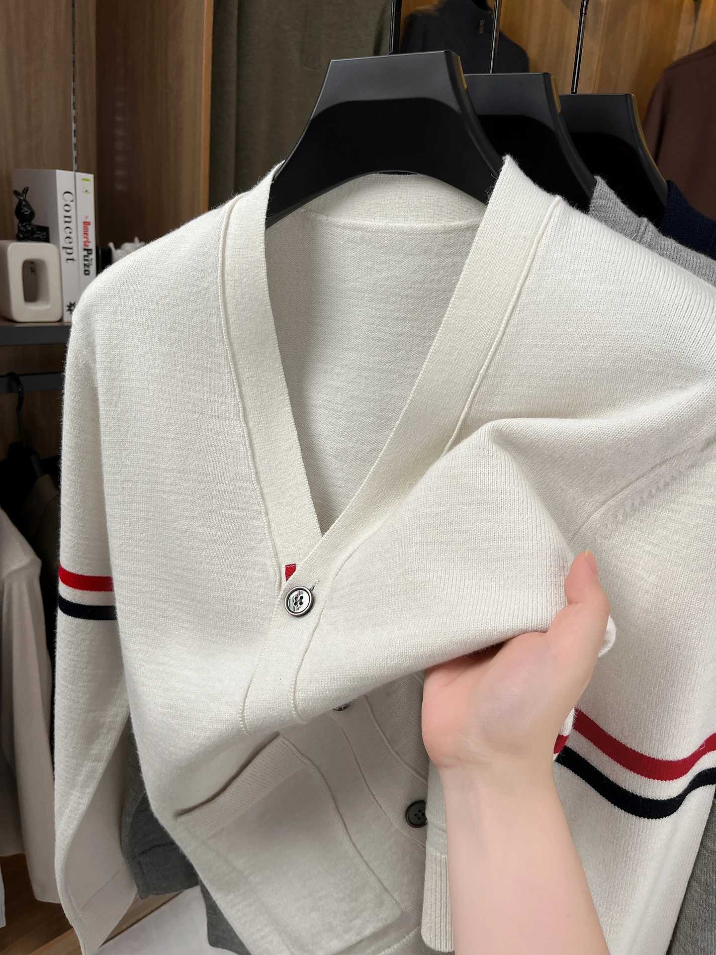 cardigan High knitted end Brand men's spring autumn new classic stripe trend pocket Korean casual side slit V-neck sweater coat M261016