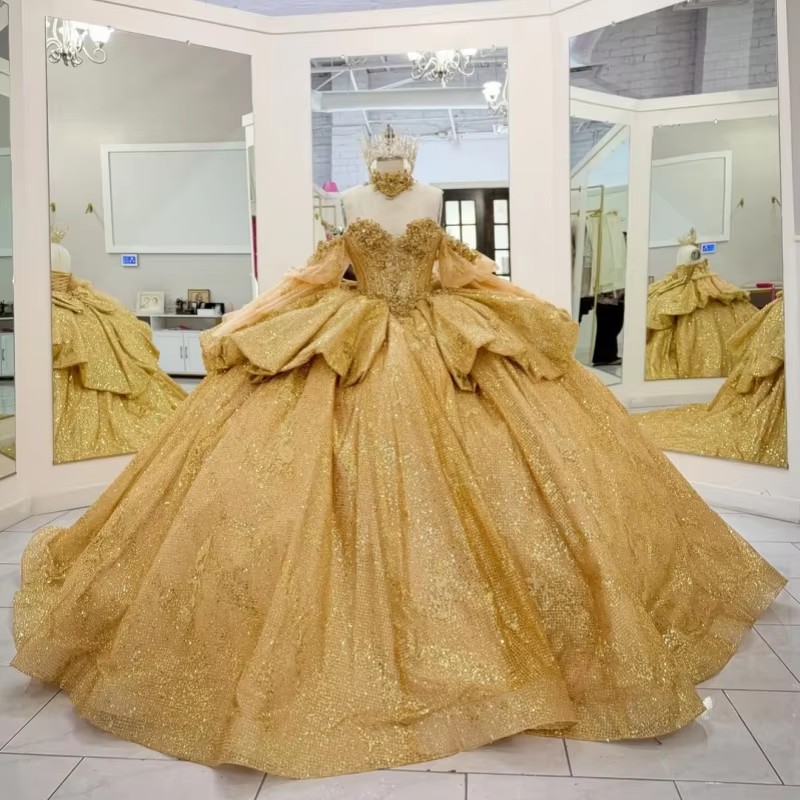 Gold Glitter Quinceanera Dresses Off Shoulder Ball Gown Sweet 16 Dress Applique Lace Beading Crystal Bow Tull Long Tail Party Birthday vestidos 15 a