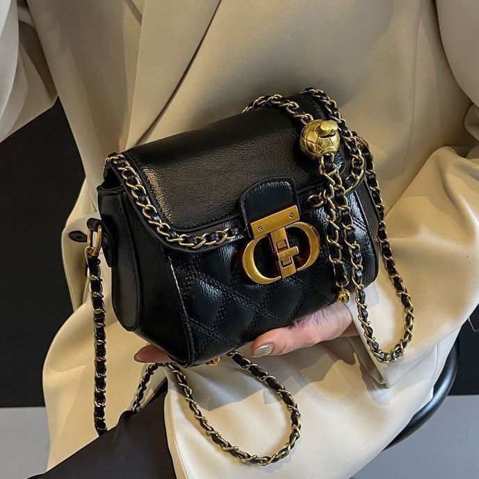 Luxury Brand Designer Bag Chain-Style Fashionable Crossbody Bag, 2026 New Collection, Trendy Stylish Women, Popular Among Influencers And Students,