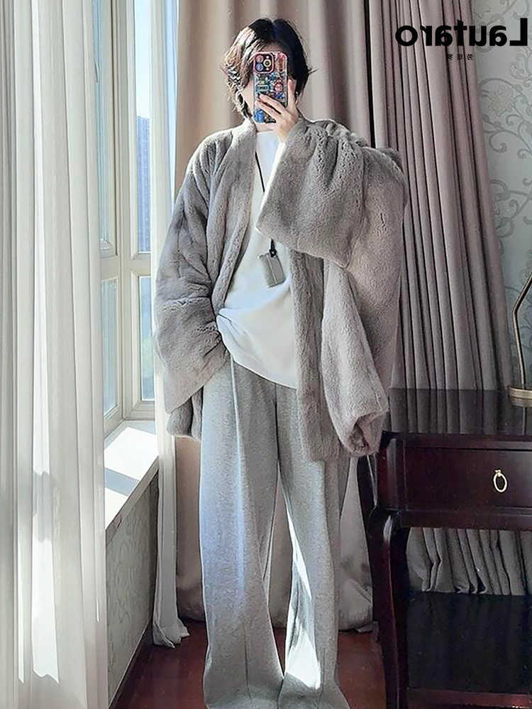 Winter Lautaro Elegant Loose Thick Warm Soft Bat Mink Fur Coat Women V Neck Chic Fluffy Jacket 2026 S2610160RTN