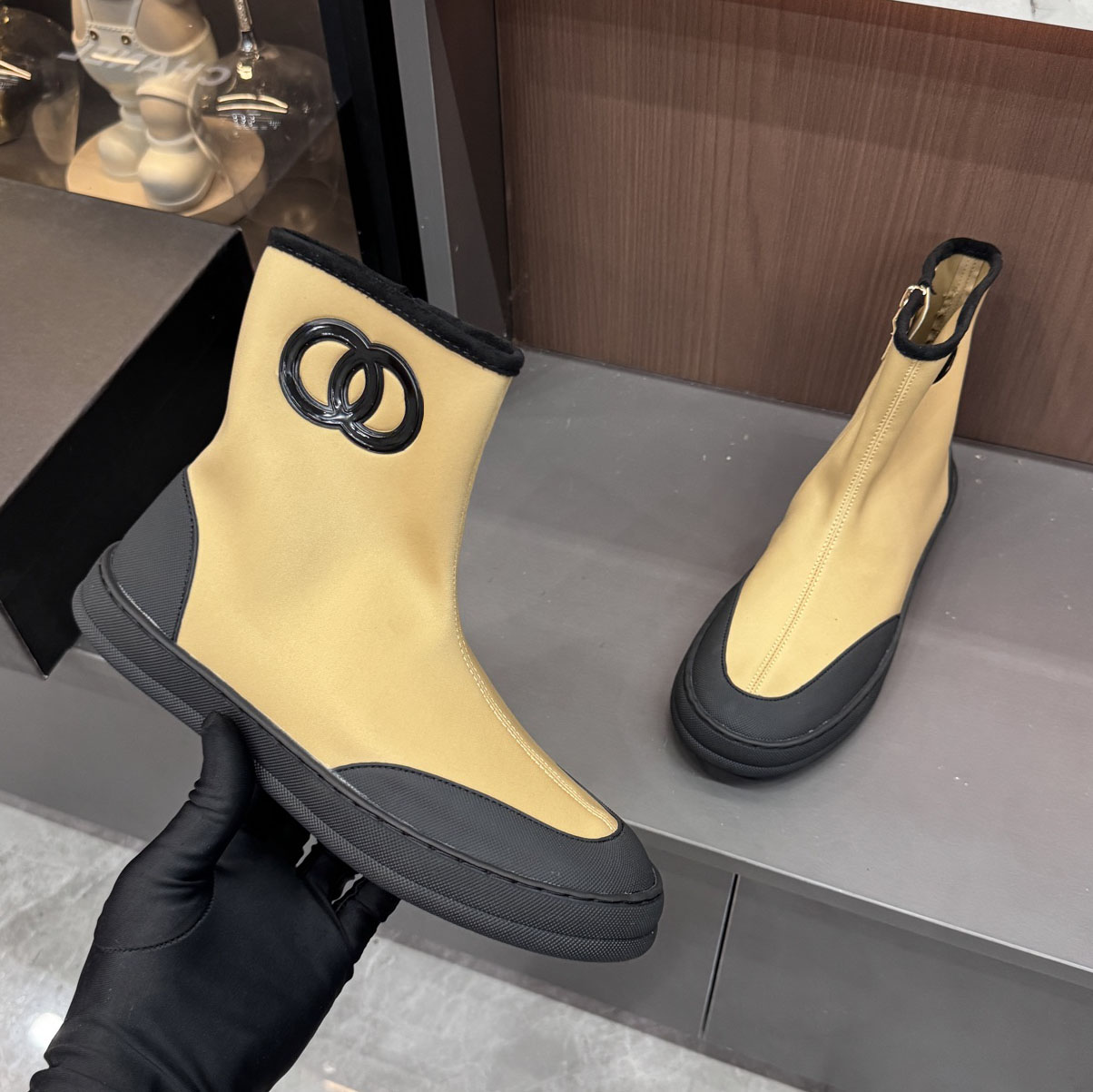 Designer Boots Luxury Women Knee High Rain Boots White CC Logo Black Rubber Waterproof Tall Wellies Round Toe Platform Rain Shoes For Outdoor Daily