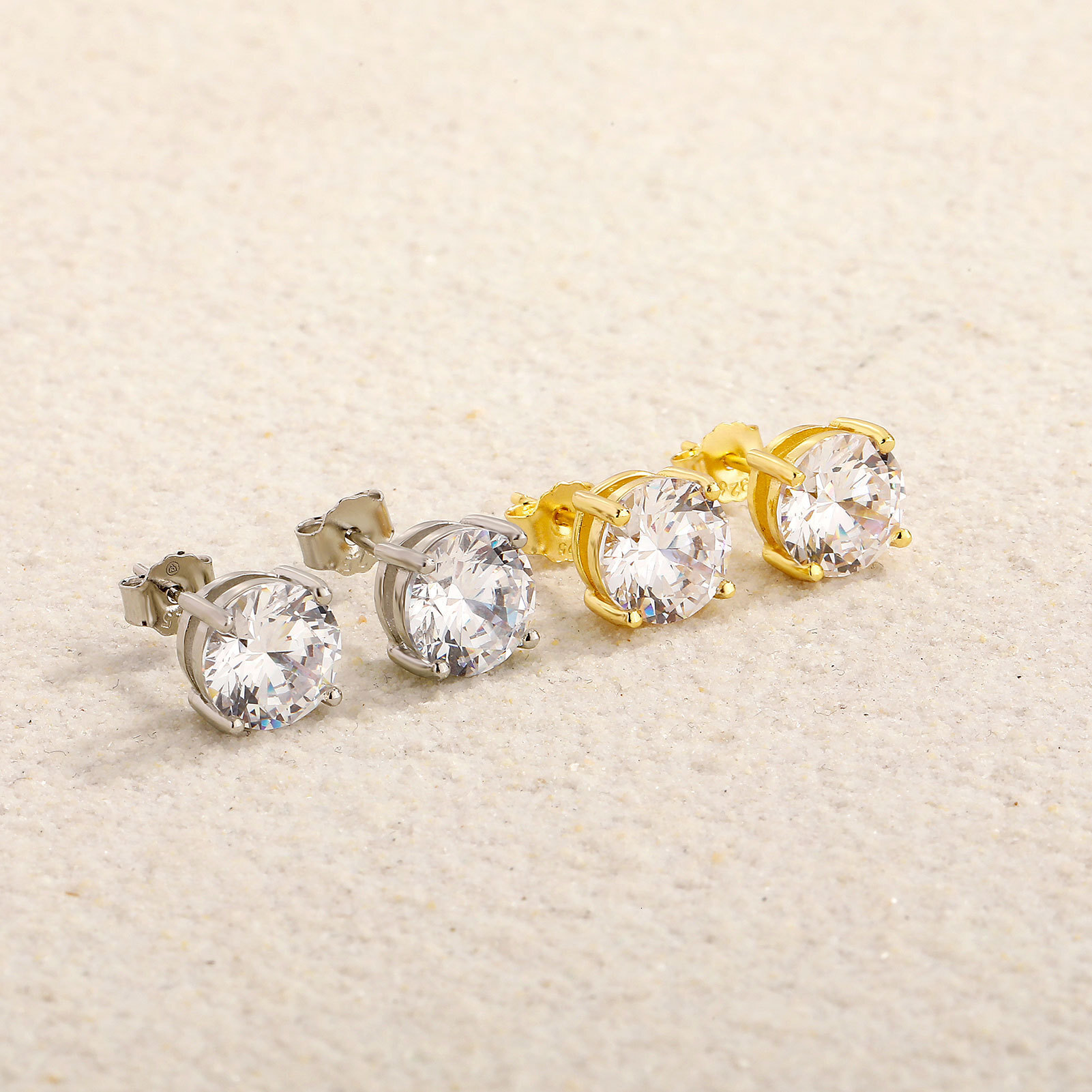 8A moissaniteia earrings, s925 sterling silver ear cuffs, classic four-prong platinum design, elegant and simple with a high-end feel, direct from O