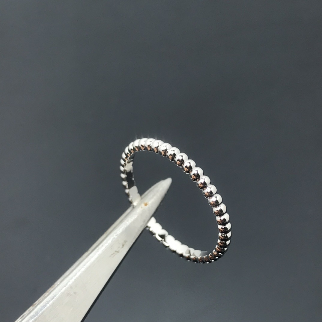Designer Jewelry vanly cliff rings Beaded Ring Plated With 18K Rose Gold Clavicle Chain Smooth Bead Ring Special Offer