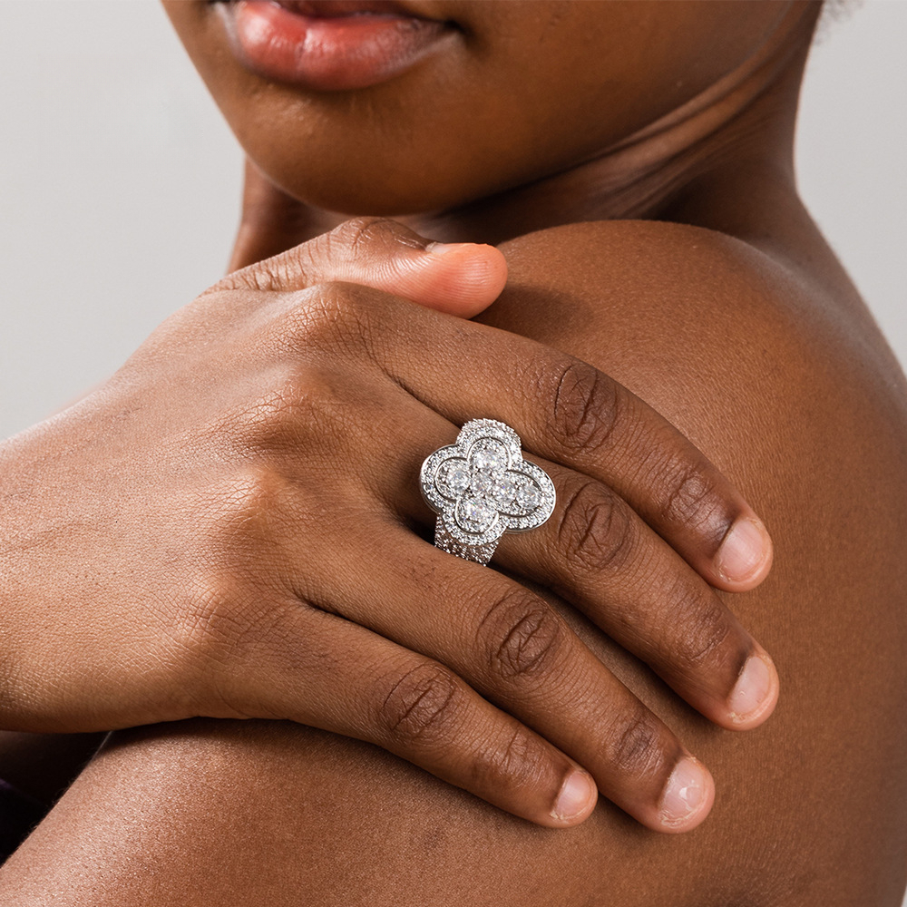 Vintage Charm Jewelry Hip-Hop New Cross Copper Out D VVS Diamond Inlaid with Luxury Iced moissanite Ring Niche High-End Feel Luxury Iced