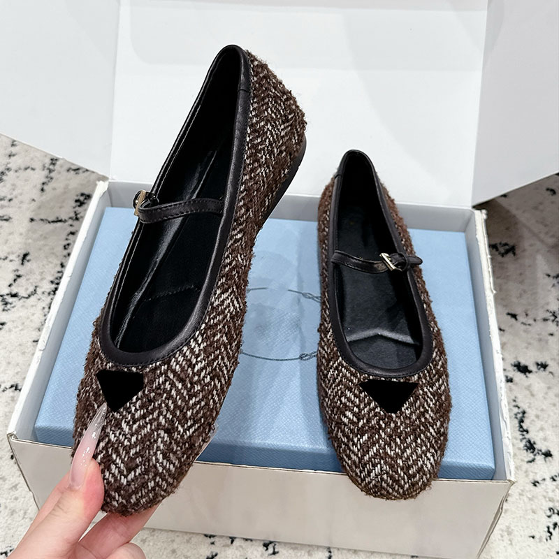 Women Ballet Shoes Designer Round Toes Dress Shoes Adjustable Buckle Strap Mary Jane Shoes Vintage Gray Brown Loafers With Dust Bags Casual Shoes La