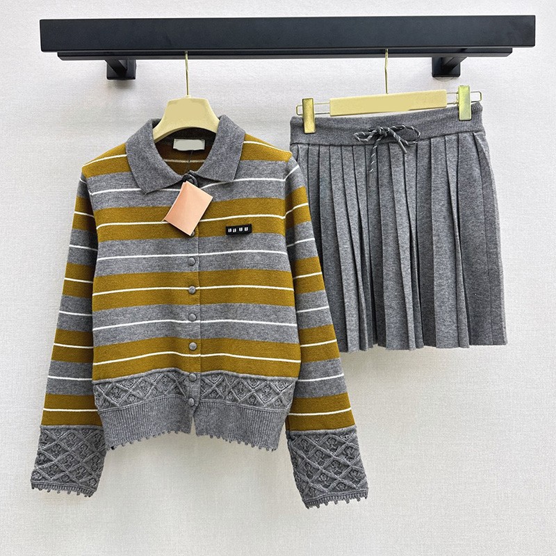 Designer Women Vintage Sweaters Skirts Set Contrast Color Cardigan Pleated Mini Skirt Autumn Winter Evening Preppy Style Knit Skirts Suit
