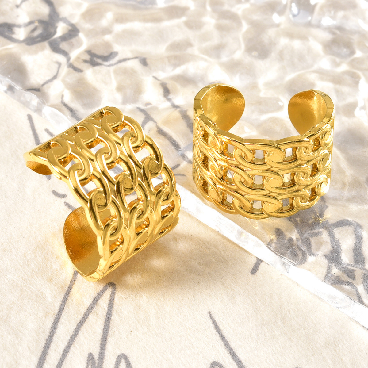 European and American style hollow chain stainless steel French retro oil-pressure ring, 18k gold-plated openwork ring for women