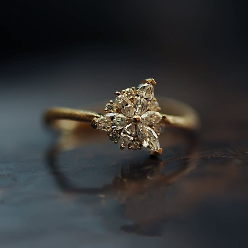 Gold flower ring with marquise-cut zircon, light luxury design, niche open ring, versatile and elegant jewelry