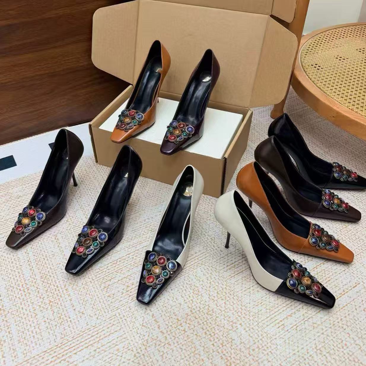 designer da donna Slingback Tacco curvo Décolleté Moda Sandali slip on in punta Scarpe da sera sexy Scarpe eleganti semplici Settimana della moda di
