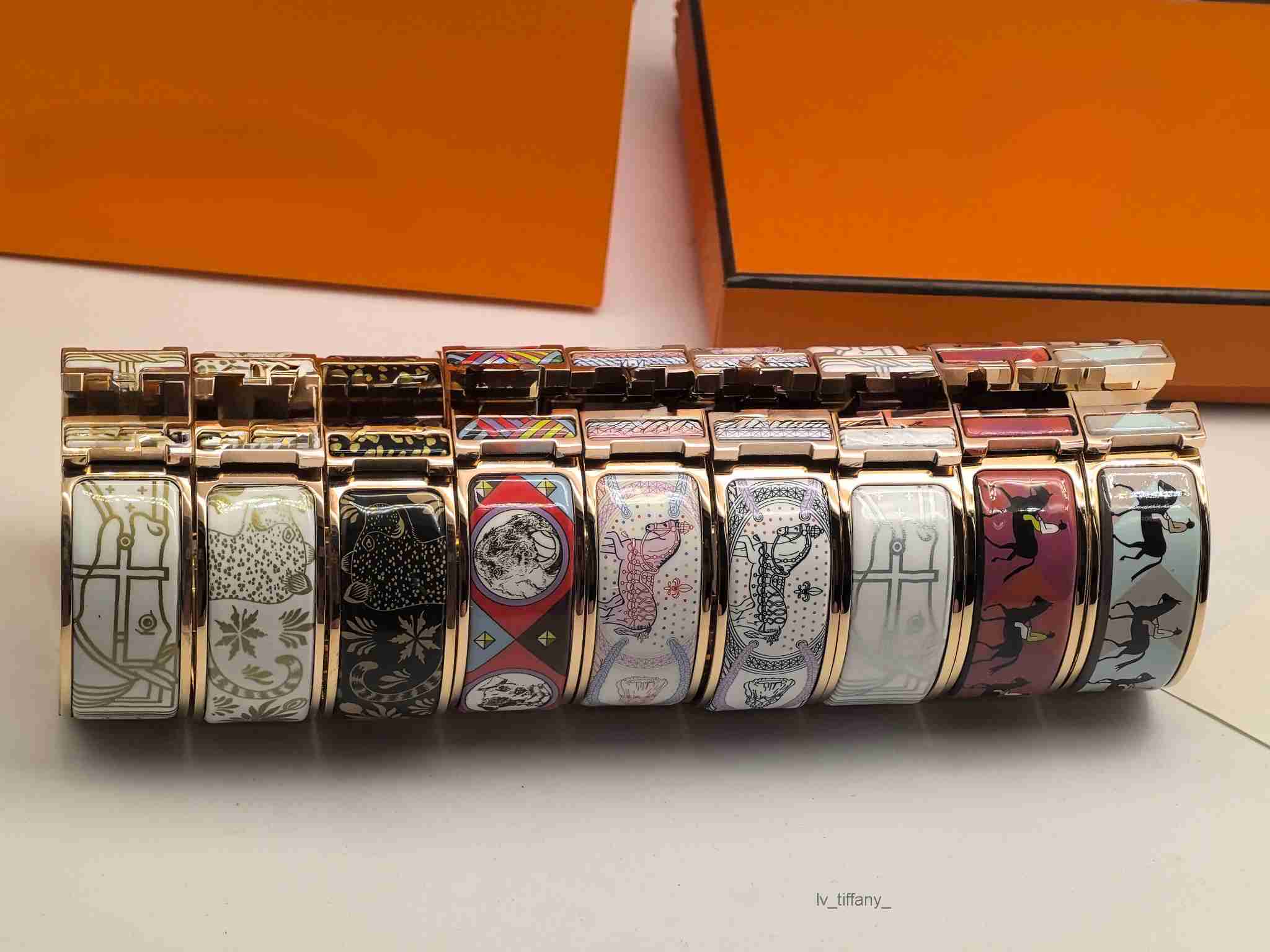 Mirror quality Luxury Designer Enamel Bracelet Charms Bangle Women Lovely Stainless Steel Classic Casual Bracelets 20cm