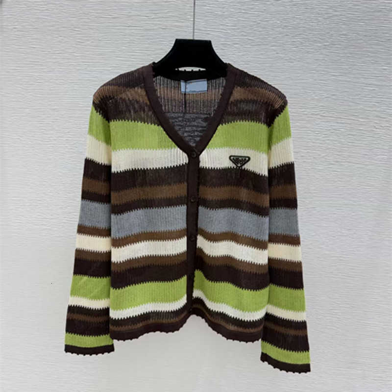 Women's Knits & Tees designer 26 Autumn New Color-Block V-Neck Fashionable Versatile Knitted Cardigan for Women