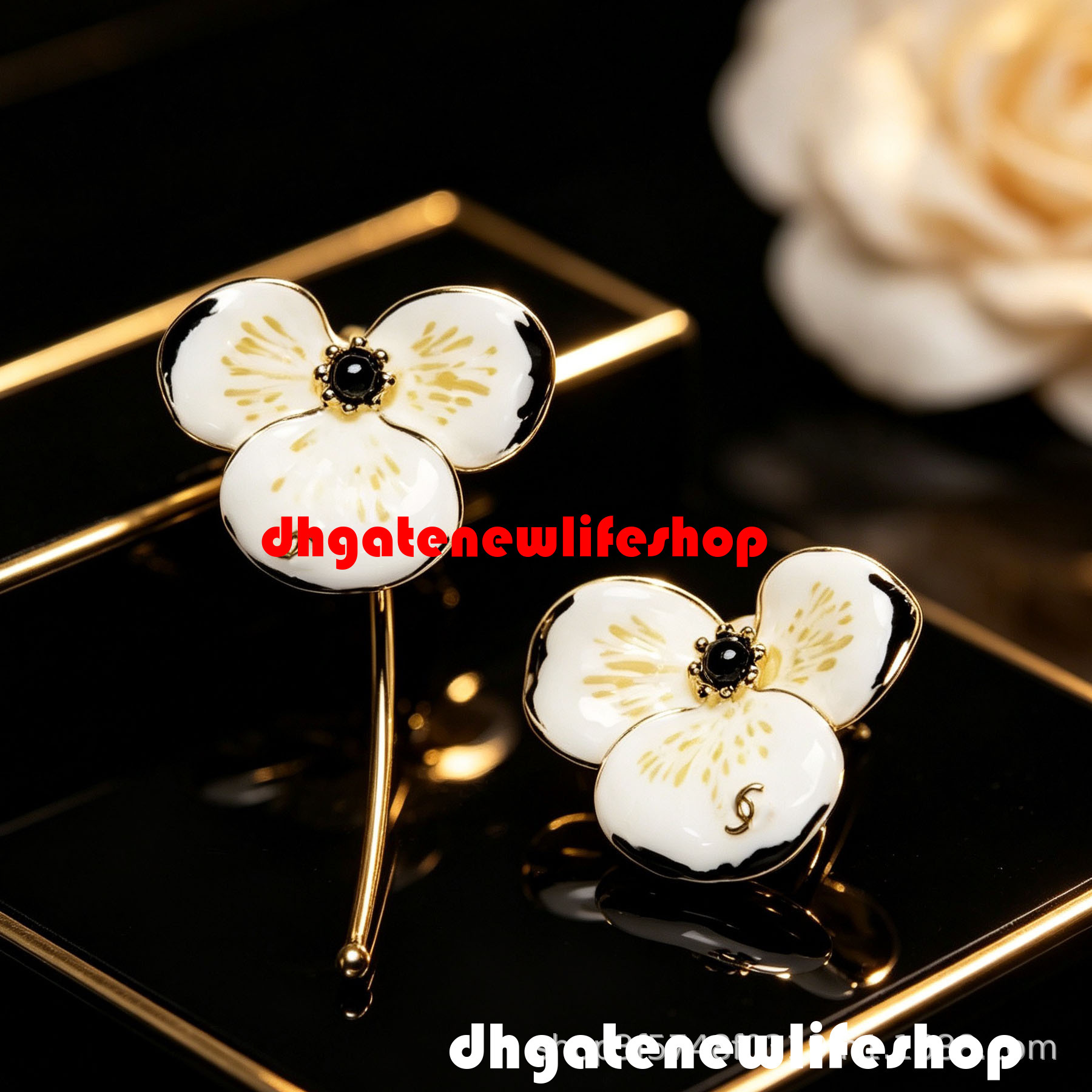 luxury cc earrings designer jewelry Enamel Drip Oil Clover Long Hook Earrings Red White Camellia Three-Dimensional Copper Gold-Plated Earrings chann