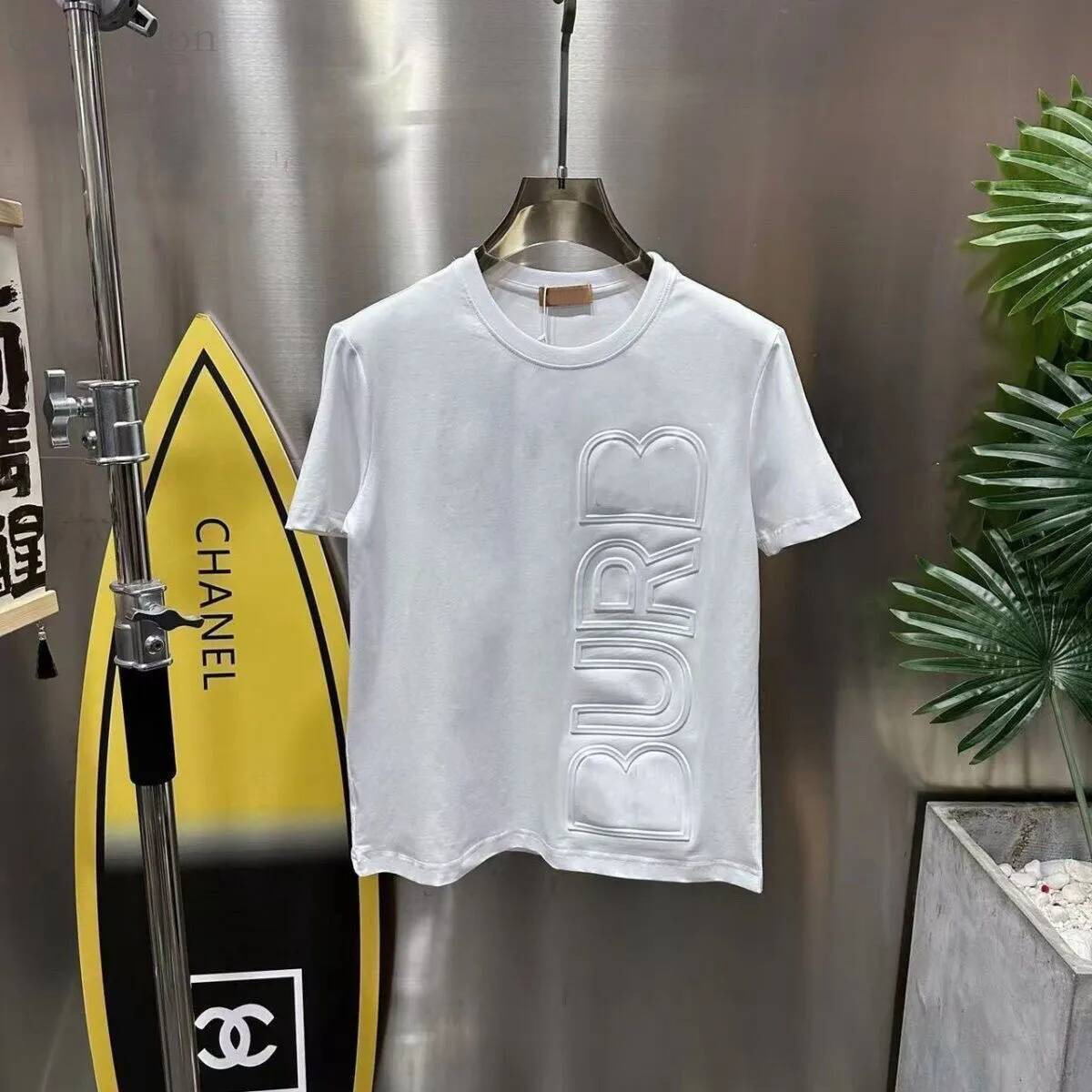 2026 New Men's Designer T with 3D Letter Printing Design Technique High Quality Cotton Material Summer Essential Round neck Short Sleeved Bur b
