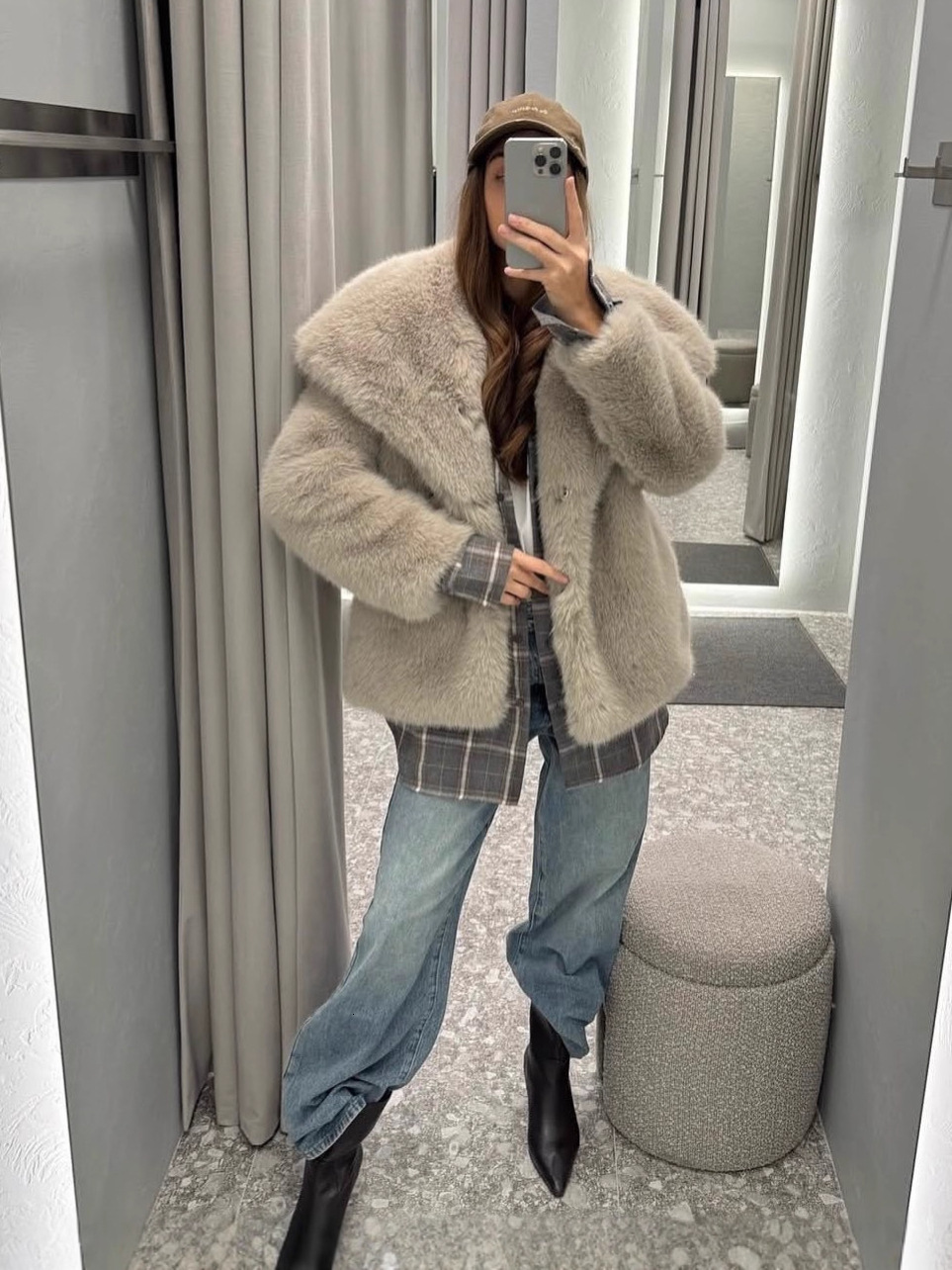 Big Fur Collar Warm Coat Faux Fur Jacket Cross-Border Autumn And Winter New Product: High-End Faux Fur Short Coat Heavy Lapel, A Popular Style With