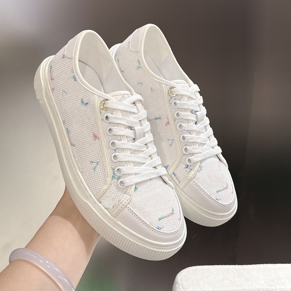 Lagoon Sneaker Womens Luxury Designer Sneakers 1AKGGY Fashion Light Laces Casual Sneaker Comfort Signature Brand Sneakers supple Rubber Outsole Size