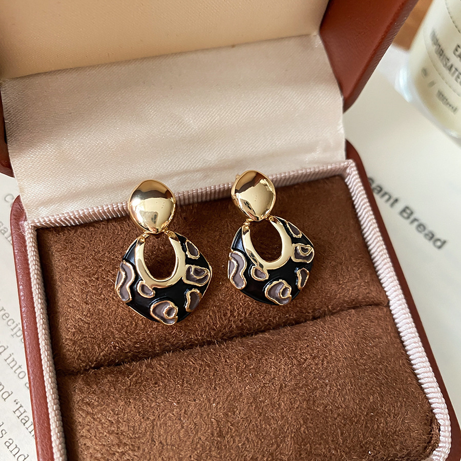 18k real gold-plated, oil-drop diamond-shaped pendant vintage-style earrings, lightweight and luxurious, high-end earrings for women