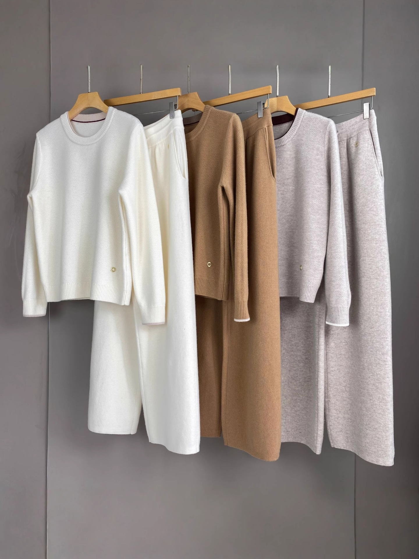 Autumn Winter New LP Colorblock Round Neck Hooded Cashmere Knitted Sweater Fashion Straightleg Pants Threepiece Set