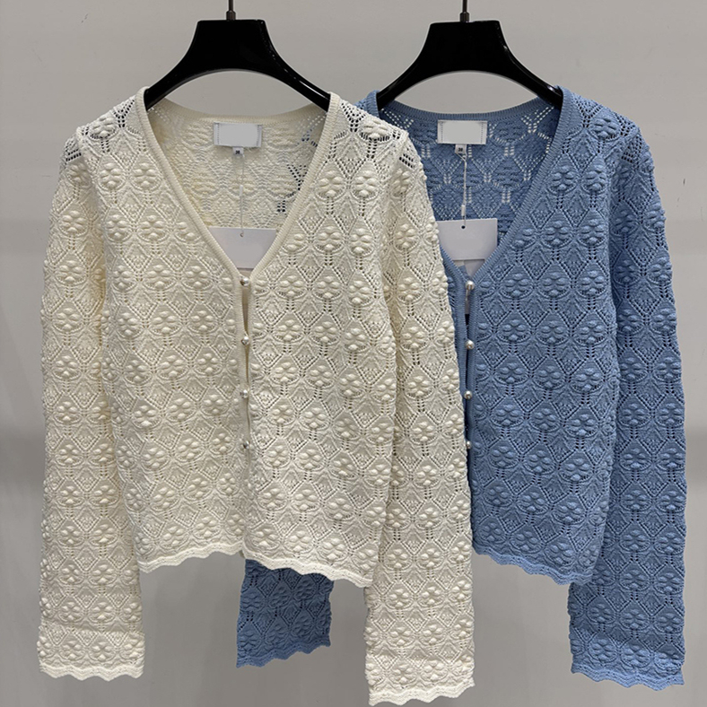 Designer Women Hollow Mesh Knit Cardigan Elegant V Neck Cropped Slim Fit Floral Pearl Button Thin Sweater Autumn Vacation Seaside Y2K Style Knitwear