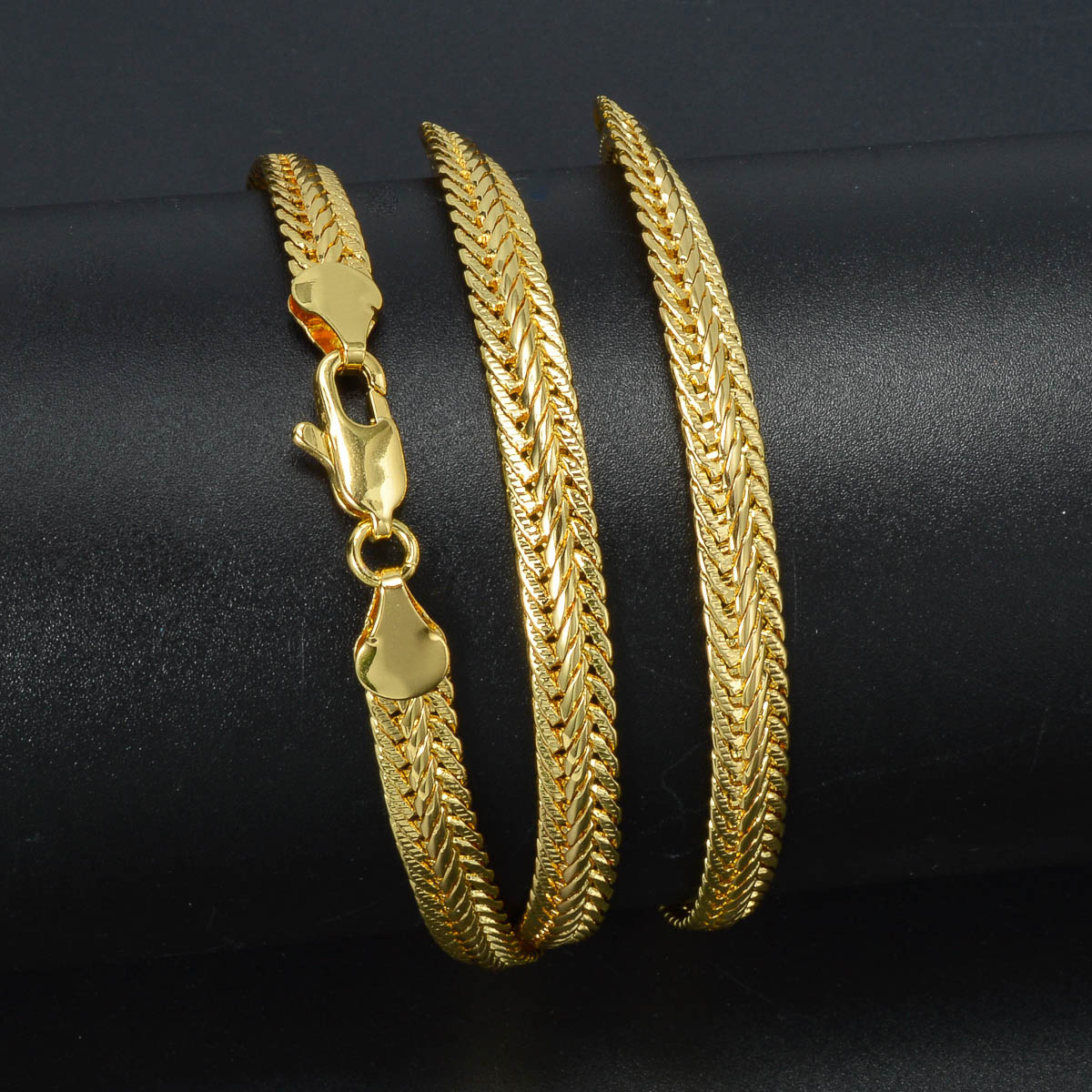 18K gold-plated snake bone chain, European American fashion, popular simple design, geometric line necklace, versatile and stylish necklace