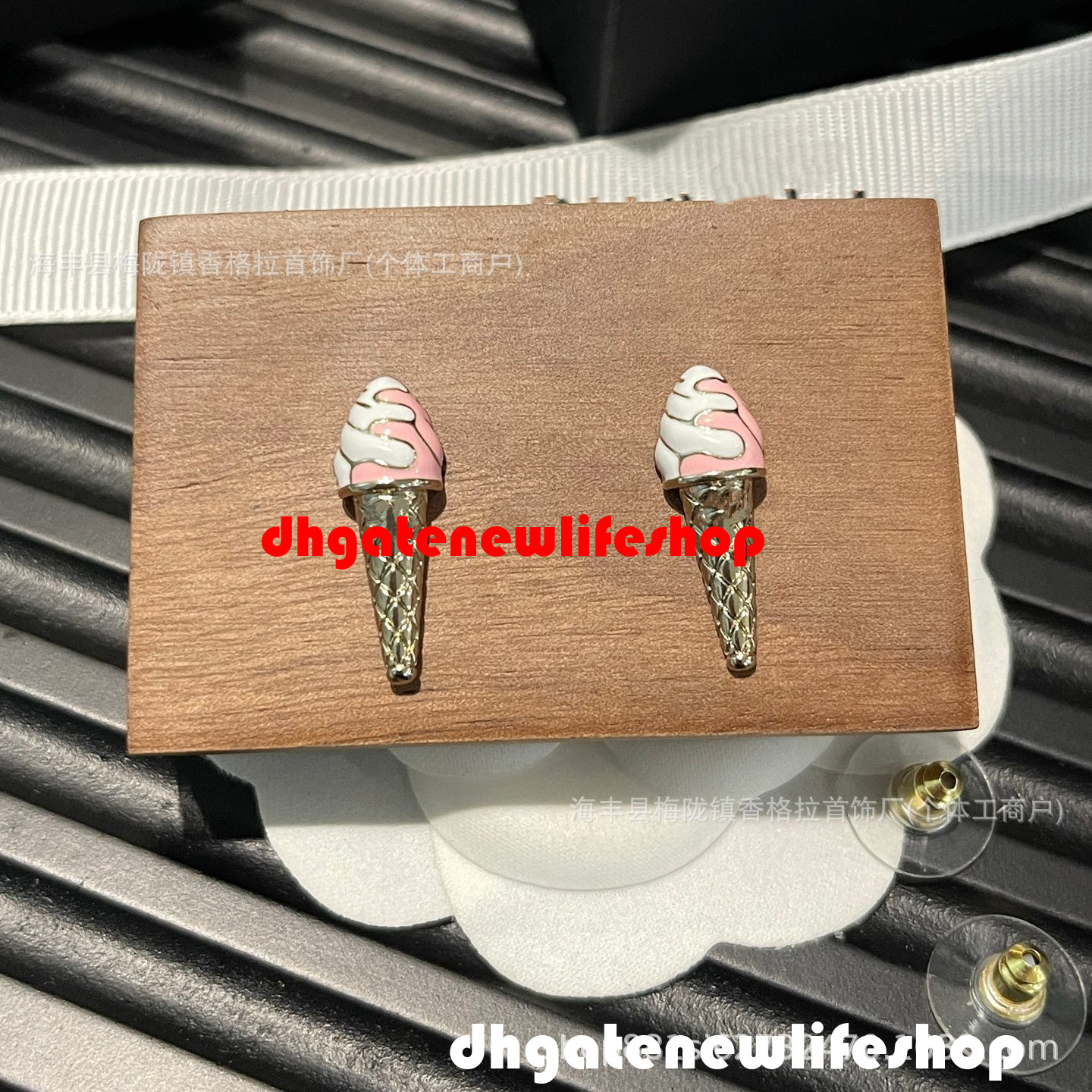 luxury cc earrings designer jewelry Sweet Pink Ice Cream Cone Earrings For Women Featuring Snowflake Pattern channel earrings