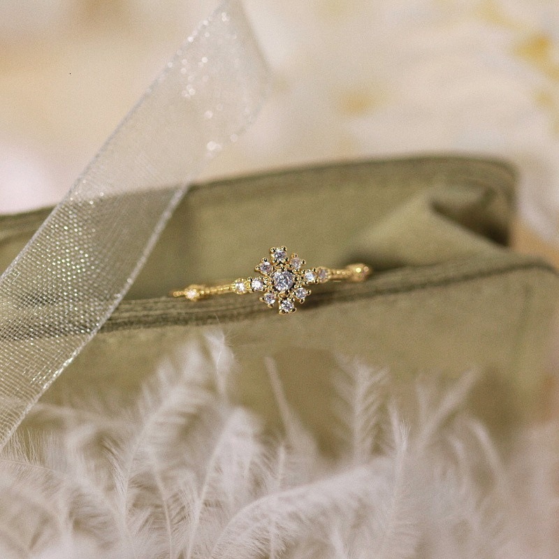 French-style vintage snowflake zircon open light luxury, exquisite and sophisticated, adjustable ring, versatile accessory