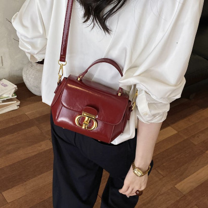 Elegant Women Retro Flap Satchel Bag, Classic Round Metal Twist Lock Top Handle Handbag, Removable Adjustable Strap Crossbody Shoulder Purse For Dai