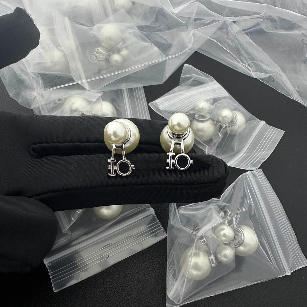 Brand New Women Elegant Double Sided Pearl Stud Earrings Silver Plated Metal Hollow Letter Charm Front Back Pearl Earrings for Wedding Dating Daily