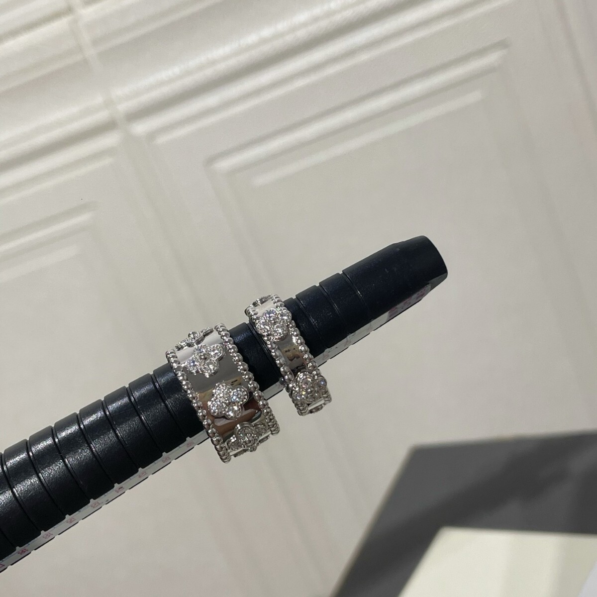Designer Jewelry vanly cliff rings V Kaleidoscope Rose Gold Diamond Plated 18K Color Four-Leaf Clover Ring Simple Versatile