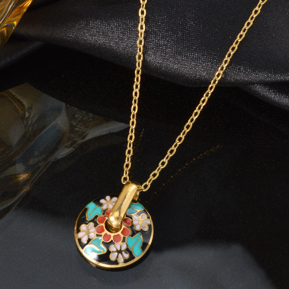 Red flower green leaf oil drop necklace, wholesale, European American retro style, unique and elegant printed stainless steel necklace