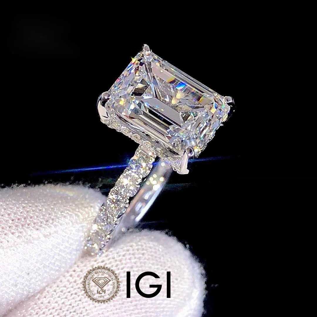 Luxury Lab Grown Diamond Ring Emerald Cut Iced Out Vvs Moissanite Diamond Halo 14k Gold Engagement Rings