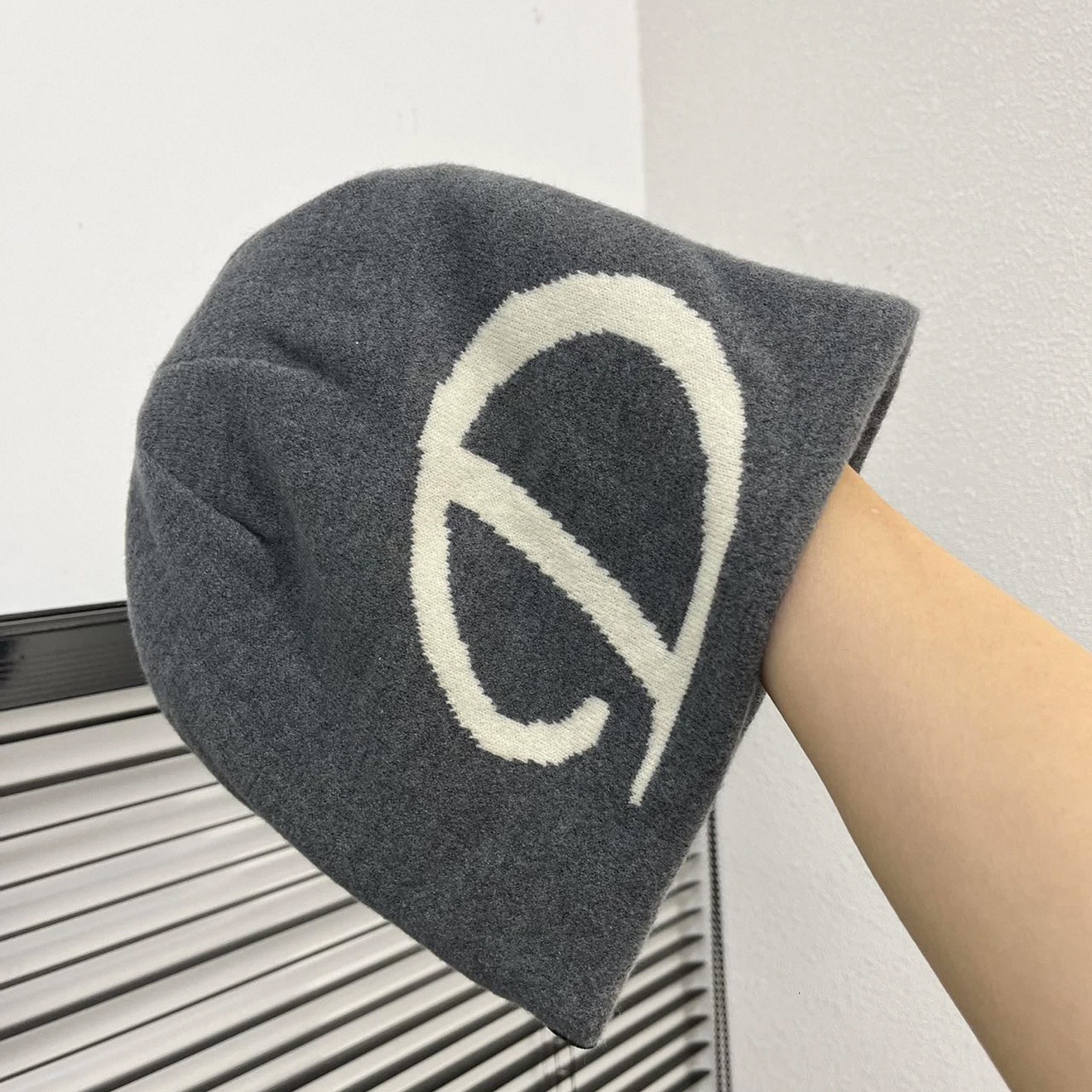 Unique Design, Oversized Letter Knit Beanie, Fashionable Versatile Both Men Women In Autumn And Winter, Perfect For Street Style Luxury Cap Brand De