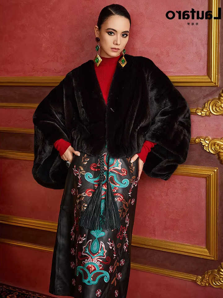 Autumn Lautaro Winter Short Oversized Black Thick Warm Mink Fur Coat Women V Neck Drawstring Waist Elegant Fluffy Jacket S261016P2PM
