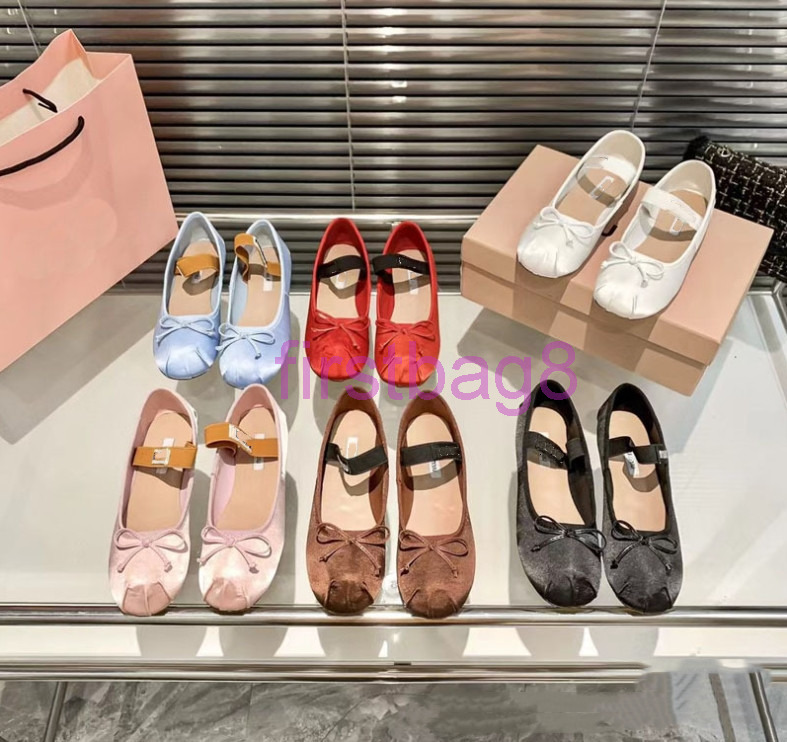 2023 Fashion Luxury designer Dress shoes Women Pink ballet Womens bow French Satin flat Mary Jane Size 34-406