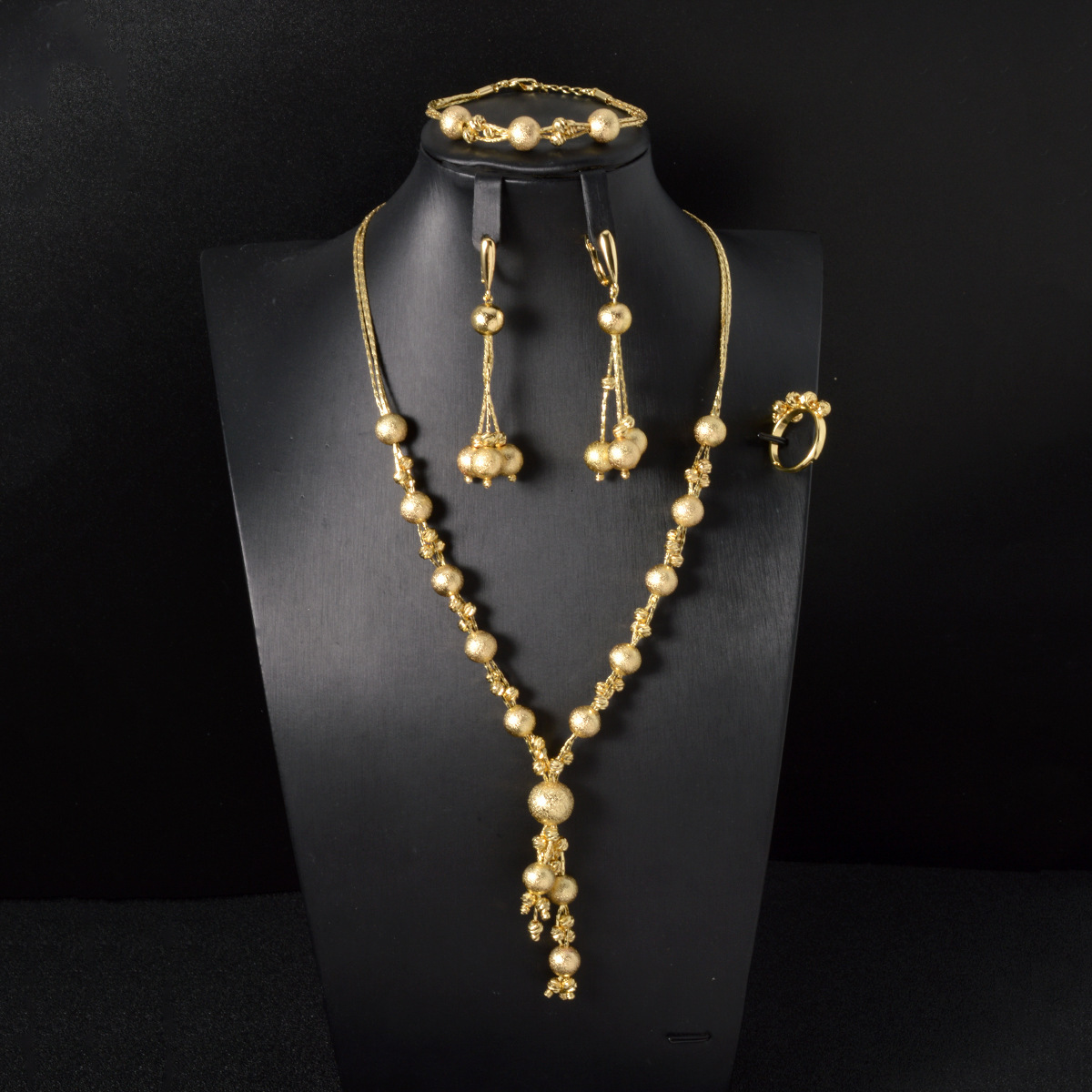 Indian-style gold-plated tassel gold ball necklace set, vintage jewelry banquets and evening events, wholesale for export